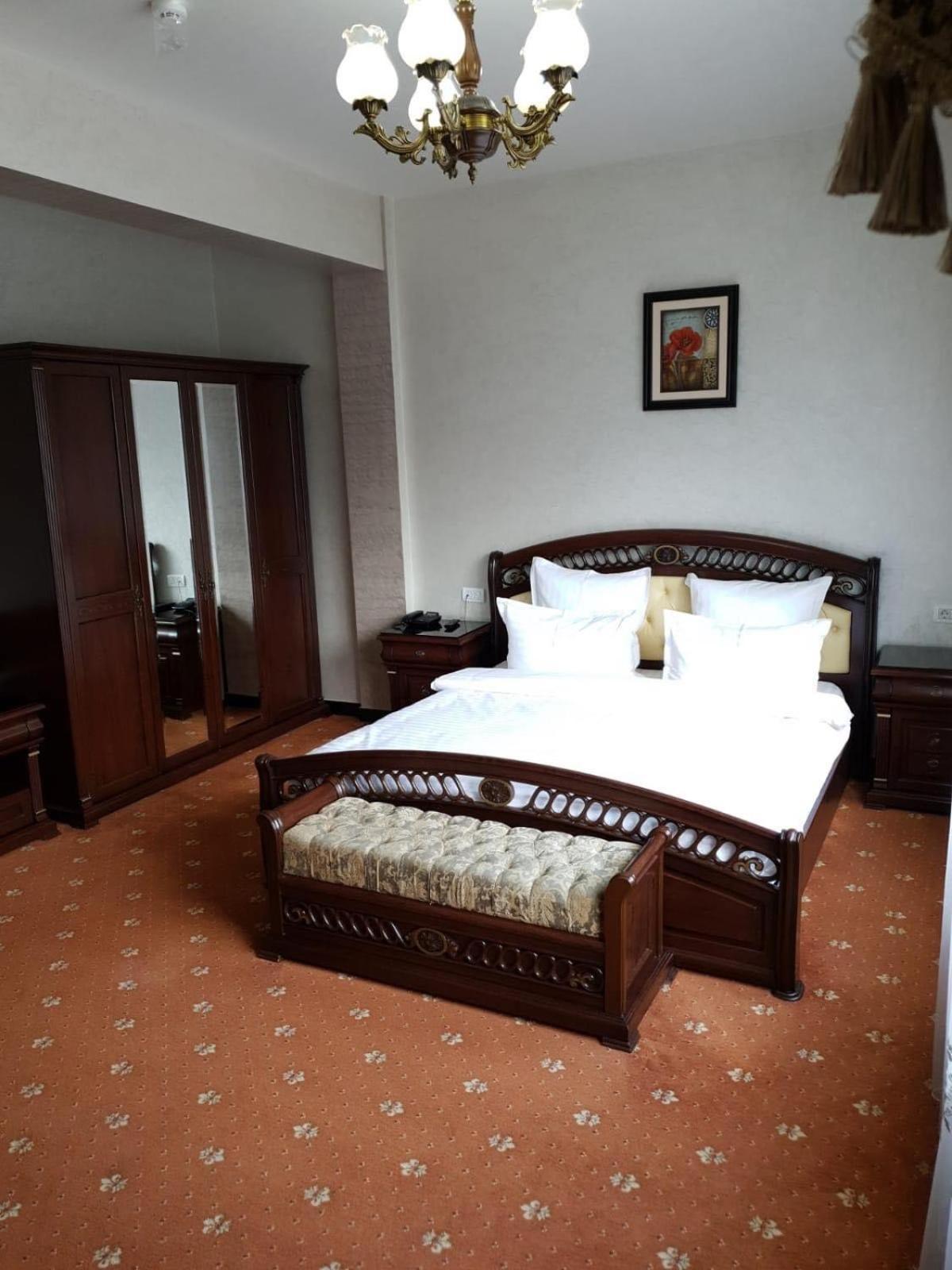 Hotel Bacsoridana Tecuci Εξωτερικό φωτογραφία
